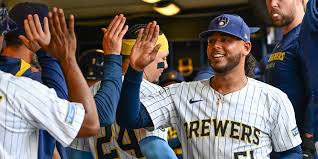 Brewers to Break World Series Curse?! Expert Predicts 2025 Victory! - Imagen principal del artículo