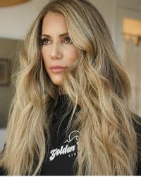 My garlic + honey glazed lamb chops disappeared... @chelseycornwall doesn't  know anything about it 🤨😂