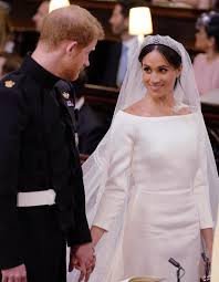 Prince harry has been accused of breaching royal protocol by naming his daughter after the queen's. Meghan Markles Traumhaftes Brautkleid Begeistert Bei Hochzeit Mit Prinz Harry Of Wales Express De
