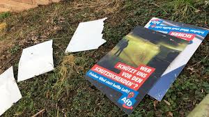 Er weiß sehr wohl, dass ihm der angriff. Vandalismus Vor Der Landtagswahl Dutzende Anzeigen Wegen Zerstorter Wahlplakate In Trier Swr Aktuell