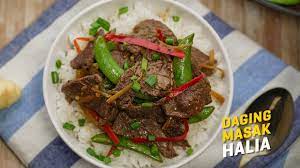 200 gm daging (dipotong kecil) 1 sudu besar cili boh 1 sudu besar kicap 1 sudu besar sos tomato 4 rempah sekawan (1/2 inci kulit kayu manis+1 kuntum bunga cengkih+2 biji buah pelaga+2 kuntum bunga lawang) 1/2. Resepi Daging Masak Halia Ginger Stir Fried Beef Recipe Seismik Makan Youtube