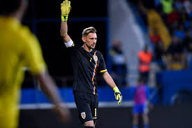 Keep your eyes on the stars and your feet on the ground. IonuÈ Radu E Pe Val In Serie A Sper SÄ Fiu In PoartÄ La Meciul Cu Juventus