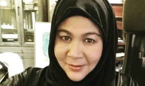 Cuma, kali ini kisah cinta saya mendapat perhatian disebabkan saya berkawan dengan anak erma fatima. Biarpun Bekas Banduan Dia Tetap Anak Saya