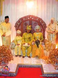 Menerusi video ini, kelihatan watie menyanyikan lagu hit mereka dan memberi ucapan dan sokongan buat azza, sasha. Gambar Watie Elite Joey Bersanding Kali Ke 2 Sensasi Selebriti