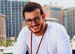 صور الفنان محمد سعد وزوجته أن الفنان محمد سعد واحد من أشهر ممثلين الكوميديا فى مصر وقد انتشرت له صورتان فقط على الانترنت هو وزوجته لأنه لا يحب الظهور معها على الساحة الفنية كثير ونحن فى هذة المقالة سوف نعرض لكم صور الفنان محمد سعد وزوجته التى. Ø³Ø¹Ø¯ Ø§Ù„Ù…Ø¬Ø±Ø¯ ÙŠØ­ØªÙÙ„ Ø¨Ø­ØµÙˆÙ„Ù‡ Ø¹Ù„Ù‰ Ø¬Ø§Ø¦Ø²Ø© Mma Awards Ø¨Ø¥ÙƒØ³Ø³ÙˆØ§Ø±Ø§Øª Ù†Ø³Ø§Ø¦ÙŠØ© Ø´Ø§Ù‡Ø¯