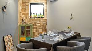 Are you a fan of dining benches at the table, or are you more traditional with your dining room seating? The Pleasant World Of Fine Dining On
