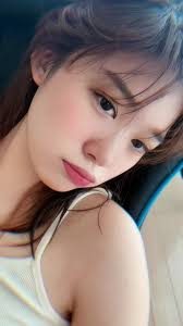 Keanggunan Livy Renata: Si Cantik dengan Body Mulus