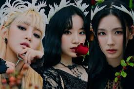 Kpop gidle combination i burn albumcard randomcard lomocard smallcard neverland song yuqi new korea group thank you card. Soompi On Twitter Gidle Unveils First Concept Photos For Upcoming Single Last Dance Https T Co Qbzghotbvs