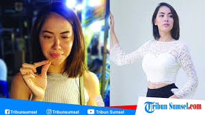 Переглядів 3,1 тис.4 роки тому. Ingat Pemeran Ade Di Sitkom Ok Jek Net Tv Artis Cantik Ini Kini Mendekam Di Penjara Bikin Syok Tribun Sumsel