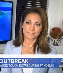 WornOnTV: Ginger's light blue linen blazer