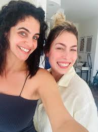 יש שחקניות שהחיבור שלנו הוא מעבר, יש שם קליק משהו שם מסתדר. אני יכולה להגיד  שלקרין יש עוצמה מהסוג האהוב עלי, הזה לא רואה ממטר וגם רואה את הכל מסביב.  הזה שילחם