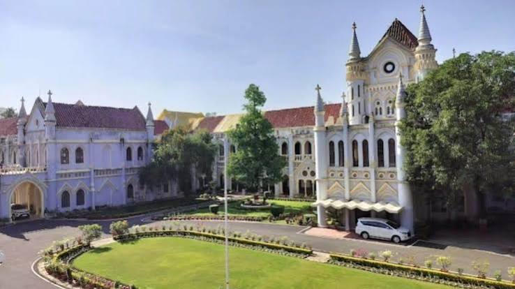आवारा कुत्तों के आतंक पर हाई कोर्ट सख्त, मध्‍य प्रदेश सरकार के उठाए कदमों की होगी समीक्षा