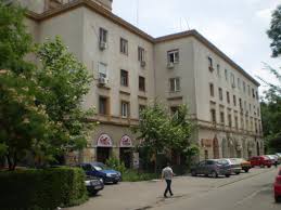 In medie, documentatia are costul de 400 de lei pentru apartamentele cu 2 camere, o suma la care se adauga si taxa de 120 de lei de plata spre oficiul cadastral si de. Actele Solicitate De Notar La Vanzarea Unei LocuinÈe Stiri Utile