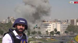 Israeli airstrikes on Damascus caught live on camera: Reporter reacts as  blast hits | Trending - Hindustan Times