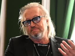 Als die Täter flüchten, stürmt Robert Geiss mit Gewehr hinterher - BUNTE