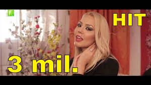 Foto / a vrut să pozeze sexy, dar toată lumea a observat altceva! A Murit Denisa Manelista Una Dintre Cele Mai Cunoscute Interprete De Manele Din Romania S A Stins Din ViaÈ›Äƒ La 27 De Ani