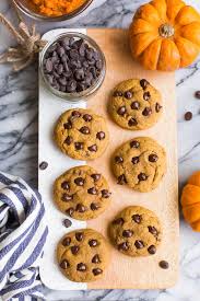 Combine the dates, pumpkin pie spice, baking soda, and salt in a medium bowl. Gluten Free Vegan Chocolate Chip Pumpkin Cookies A Saucy Kitchen