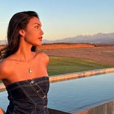 Caitlin North lewis (@caitlinnorthlewis_)