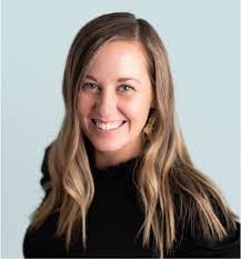 Doris Morey's Instagram, Twitter & Facebook