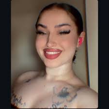 Iesha Gray's Instagram, Twitter & Facebook