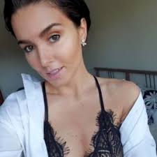 Анна Царева