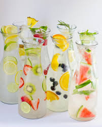 Detoxwater Eau Detox Infusion De Fruit Eau Infusee Recette Healthy Recette Fruit Detox Water Infu Eau Infusee Aux Fruits Recettes De Boissons Eau De Fruits