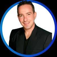 Alexander Moncada's Instagram, Twitter & Facebook