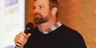 ALL-SCHOLASTICS: Matt Light to athletes: 'How you live your life is real'