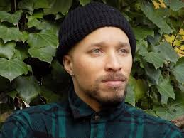 SYNTH #3: An Anthology of Dark SF: Amazon.co.uk: Muller, C.M., Wilkinson,  Charles, Gomel, Elana, Slatsky, Christopher, Nogle, Christi, Patrick, Nik,  Martin, E.J., Stintzi, Dan, Kelley, Jon Michael: 9781689214124: Books