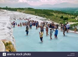 Milyonlarca otel fırsatı arasından ideal fiyatı bulun ve trivago.com.tr ile tasarruf edin. Touristen Baden In Der Travatine Pools O Thermalwasser Von Pamukkale Turkei Stockfotografie Alamy