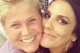 Maracatu, reggae, forro and romantic music are present on the album, besides, of course, the axe music. Daniel Cady Marido De Ivete Posta Clique Emocionante Com Uma Das Gemeas