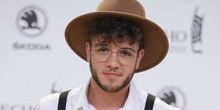 Luca hänni singt«don't think about me»in der sendung «benissimo» vom 12. Luca Hanni Dsds Schnuckel Ist Nach Acht Jahren Beziehung Wieder Single Express De