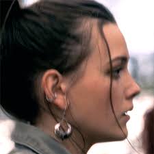 Nell Crain earrings : r/HauntingOfHillHouse