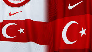 A milli takım formaları, eşofmanları, tişörtleri tff'nin eshop.tff.org kırmızı beyaz mağazasında sizleri bekliyor. Nike Tarafindan Uretilen Yeni Milli Takim Formalari Tartisma Konusu Oldu Tamga Turk