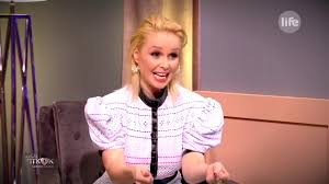 Köllő babett védte meg tóth gabit: Kollo Babettnek Teljesen Elgurul A Gyogyszere Attol Ha A Ferje Ezt Csinalja Youtube