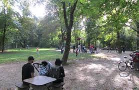 Der englische garten ist eine der größten innerstädtischen parkanlagen der welt. Spielplatze Englischer Garten Munchen Komplette Ubersicht