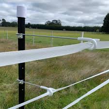 Designed to keep your livestock safely contained, patriot's electric fencing solutions give you peace of mind, allowing you to focus on maximising your farm. Electric Fence Pigtail Insulators 25 Pack 25cm Offset Farm Supplies Online