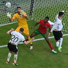 Die elefantendame yashoda tippte am freitag auf einen sieg der deutschen elf am samstag gegen portugal. 2wf6dt2ishy1om