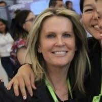 Kari Rich's Instagram, Twitter & Facebook