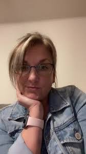 Lisha Evans's Instagram, Twitter & Facebook