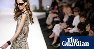 Most hopeful editors start as interns, writers or editorial a book editor makes a median salary of $58,800 a year, according to the bureau of labor statistics. Former Vogue Editor The Truth About Size Zero Anna Wintour The Guardian
