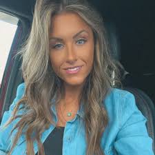 Adela Becerra (@adelabecerra0) er Í BEINNI