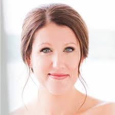 Deborah Richmond's Instagram, Twitter & Facebook