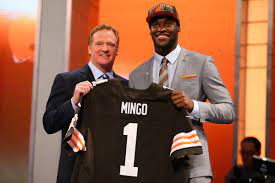 Former bears linebacker barkevious mingo tackles buccaneers tight end cameron. Falcons Lb Barkevious Mingo Posts 25k Bond In Child Sex Offense Case The Falcoholic