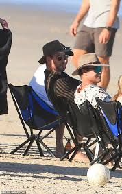 14 minimum stay from 3 night(s) bookable directly online. Chris Hemsworth And Brothers Liam And Luke Enjoy A Day At The Beach With Their Families Express Digest