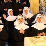 Polémica entrevista a ana guerra en 'amigas y conocidas'.la artista tinerfeña acaba de lanzar al mercado su nuevo single, ni la hora, pero inés ballester y el resto de colaboradoras de la. Amigas Y Conocidas La 1 Ficha Programas De Television