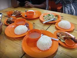 Dan pindang bandeng, kuah ikan yang dihidangkan ketika meraikan tahun baru. 10 Kedai Nasi Ayam Di Melaka Yang Paling Best Menarik Mesti Singgah Daily Makan