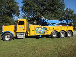 Our employees operate around the clock to help stranded drivers out of dangerous situations. Commercial Towing Recovery Heavy Duty Towing Services
