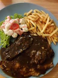 Chicken chop topped with ham and cheese @ mon boulangerie, bandar baru sri petaling, kl. 10 Tempat Makan Western Best Di Kl Semuanya Power Saji My