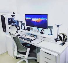 Pin By Sheri Tipton On Kawaii In 2020 Gaming Desk Setup Gaming Desk Computer Desk Setup
